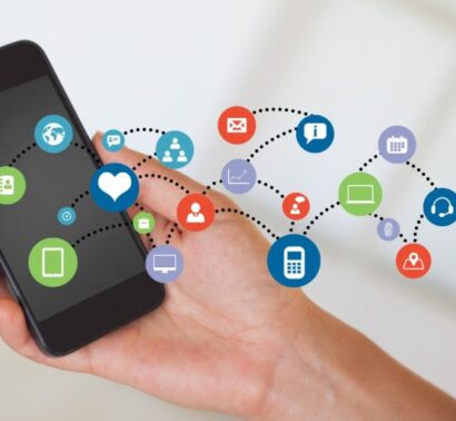 close-up-mobile-phone-with-cloud-apps1-825x510